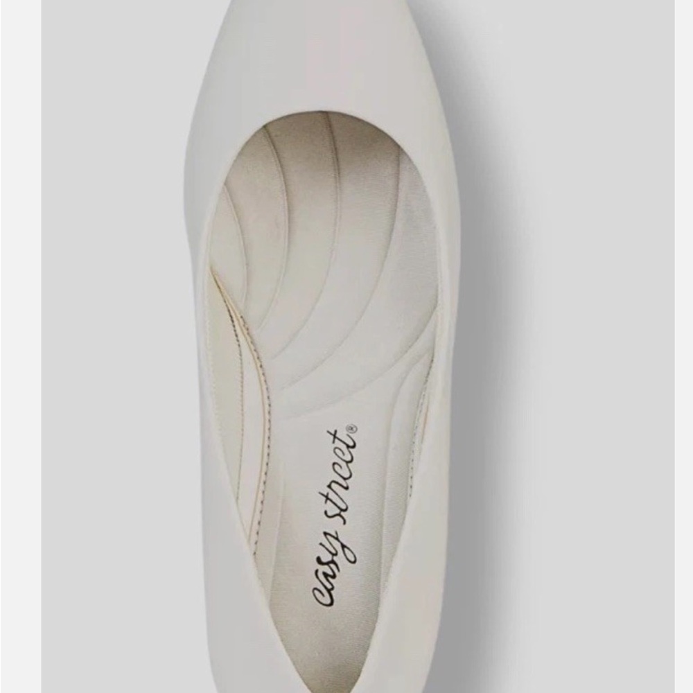 EASY STREET Womens White Fabulous Round Toe Block Heel Slip On Pumps Shoes 8 M - Picture 6 of 13